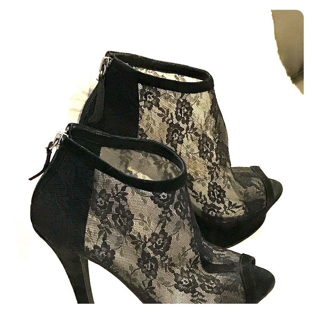BeBe lace Black Bootie